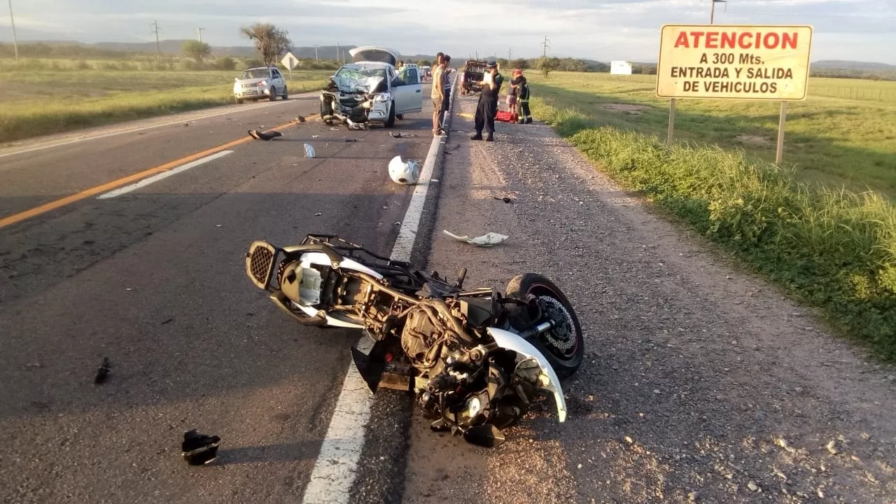 Seis heridos en un violento choque en Ticucho