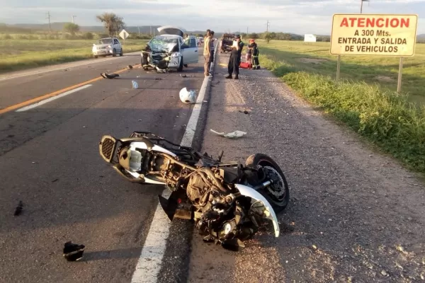 Seis heridos en un violento choque en Ticucho