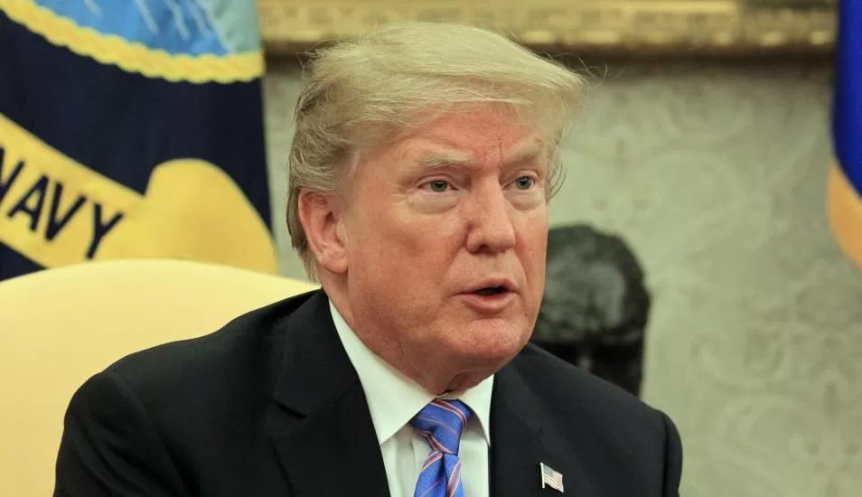 Prioridad para  los de su país: Trump prepara un decreto