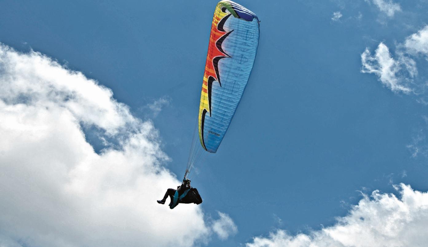 SENSACIÓN ÚNICA. Quienes practican el parapente afirman que las emociones que atraviesan no se pueden comparar con nada