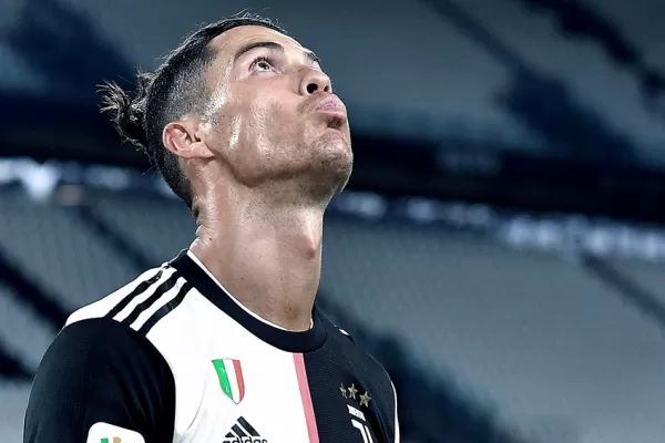 Con dos goles de Cristiano Ronaldo de penal, Juventus goleó a Barcelona
