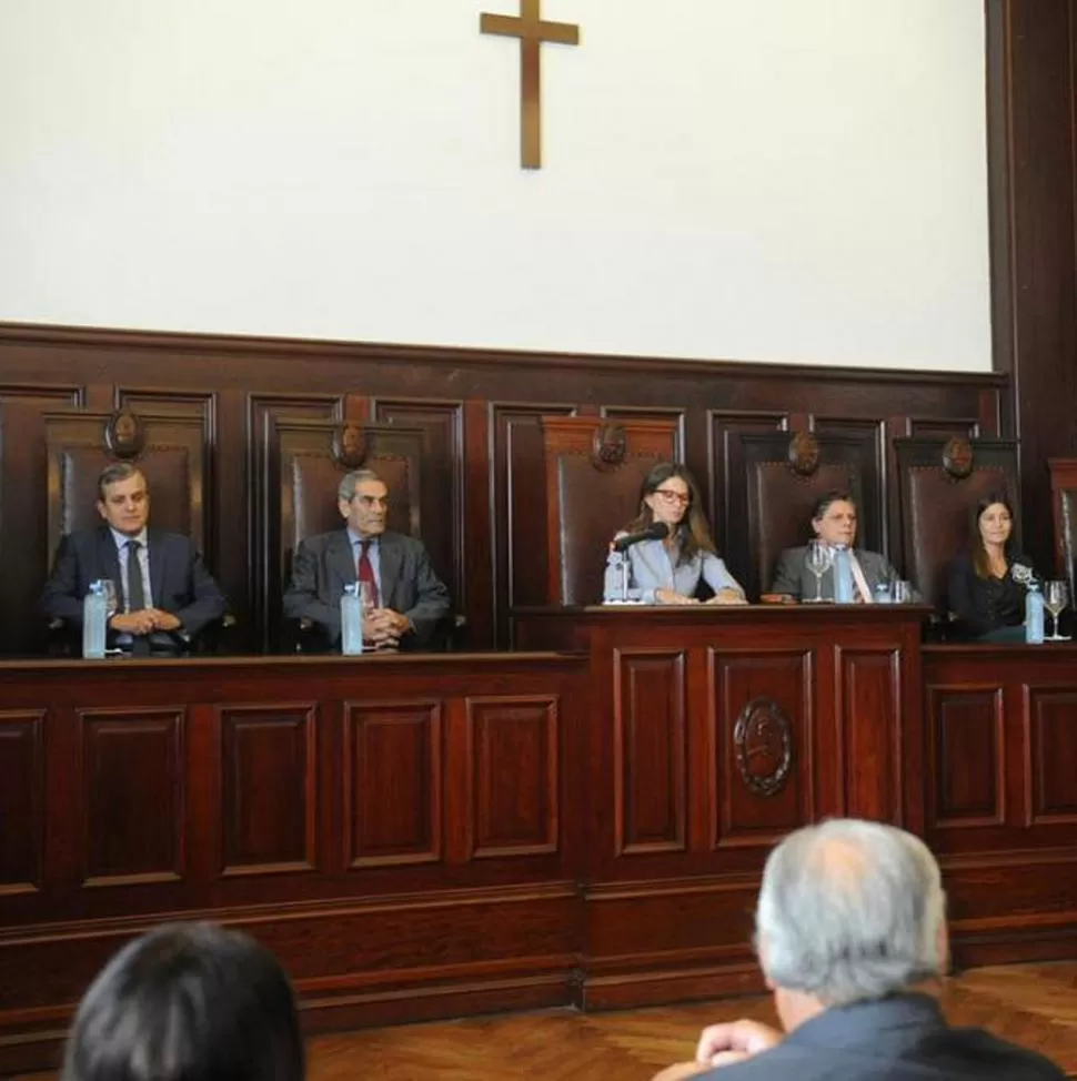 CORTE. Los vocales Leiva, Estofán, Sbdar, Posse y Rodríguez Campos. 