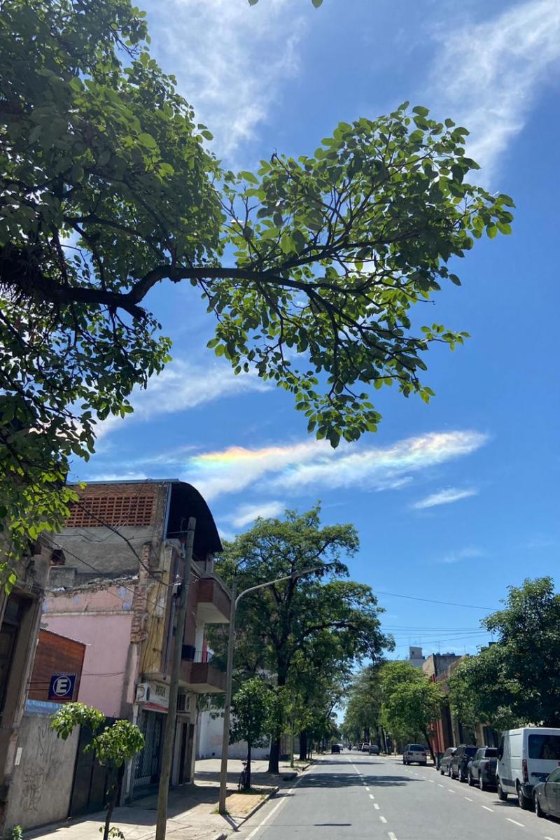 Qué son esos colores que acompañaron a las nubes en el cielo tucumano