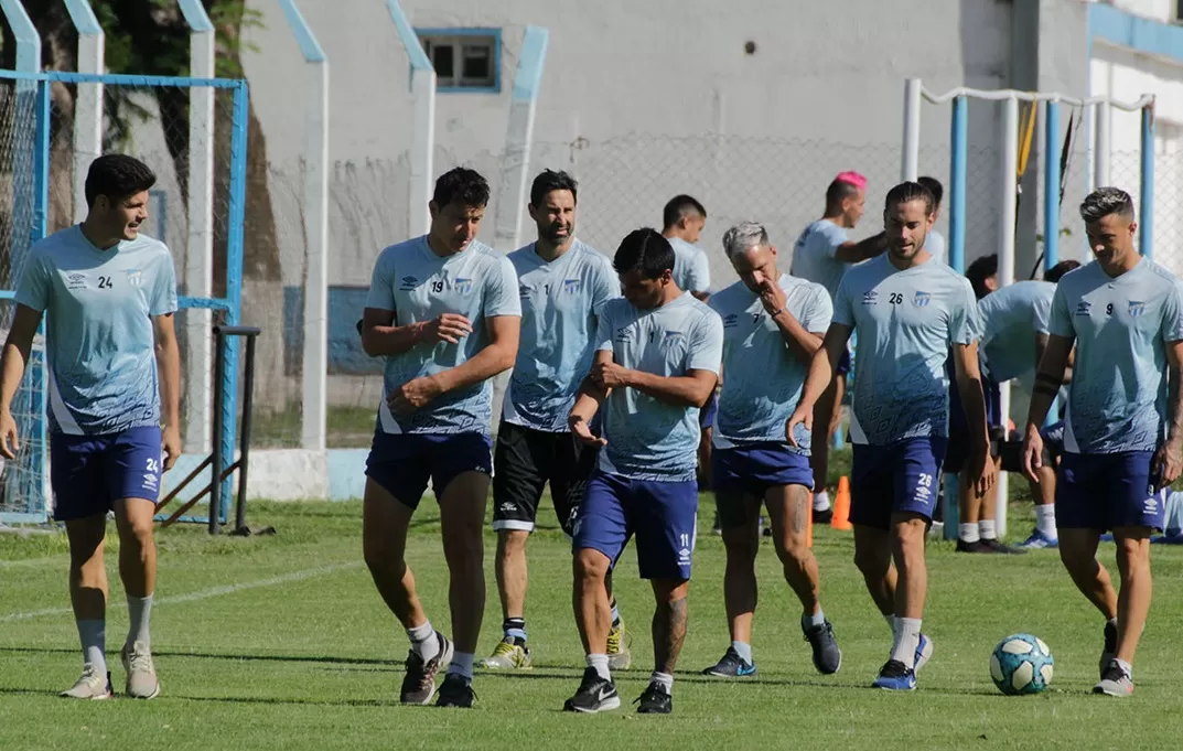 Entrenamiento Decano sin Cristian Erbes.