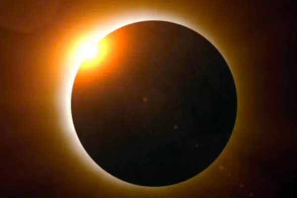 La odisea de viajar hacia la sombra de la Luna en plena pandemia