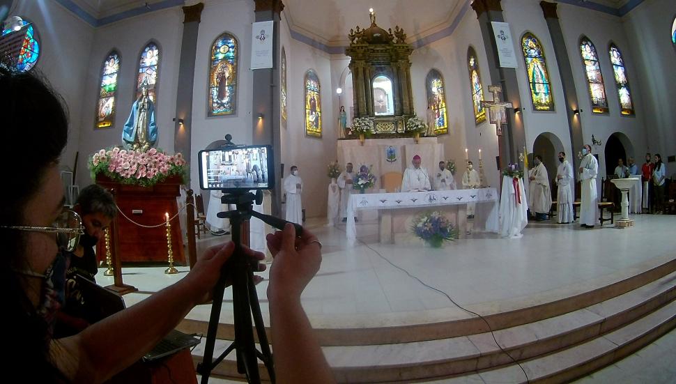 Concepción recibió a la Virgen con sus casas adornadas