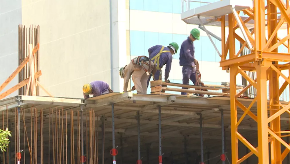 PERSPECTIVA. Si bien la construcción se retrajo un 0,9% interanual, presentó una mejoría de un 4,3% en comparación con setiembre y superó en un 8,9% el nivel prepandemia.