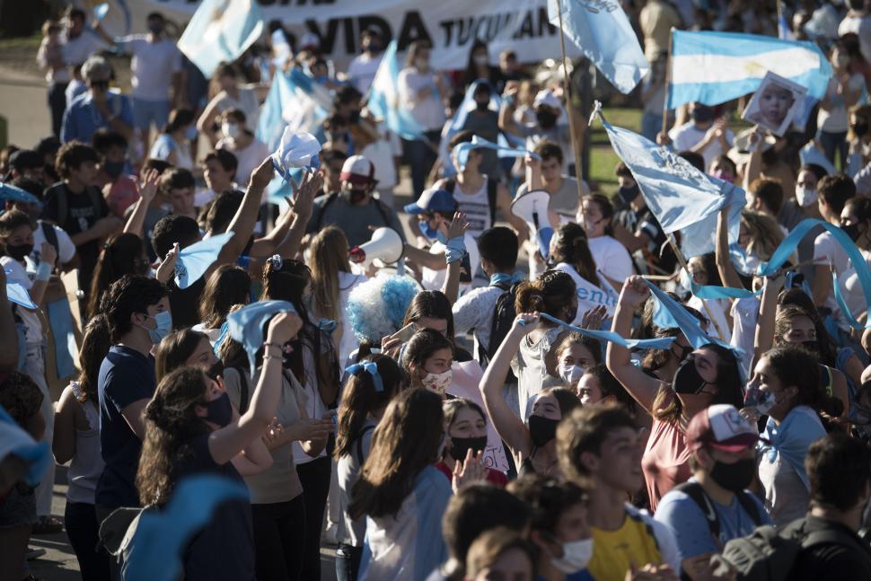 Hoy tendrá dictamen la ley del aborto y habrá marchas a favor y en contra en todo el país