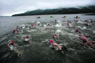 Natación en aguas abiertas: braceo máximo para completar 500.000 metros