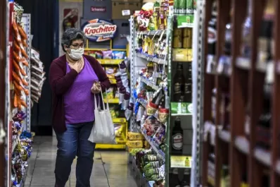A cuánto llegarán el dólar y la inflación en los próximos años