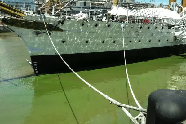 Prevén un verano complicado por lainédita presencia de cianobacterias en el Paraná