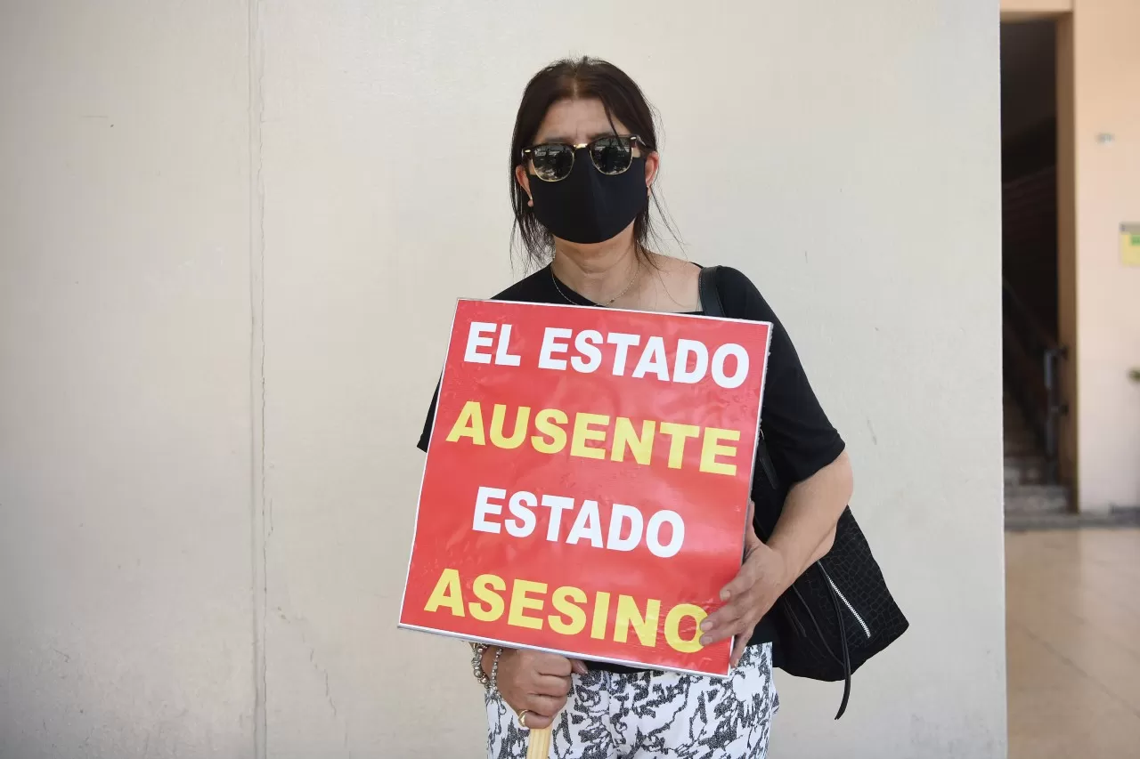 MARIELA TACACHO. La madre de Paola declaró hoy en tribunales.