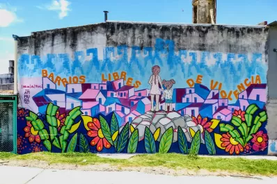 Pintan un mural para pedir justicia por Abigail Riquel y Abigail Luna