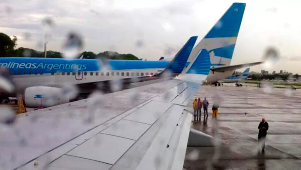 MEDIDA. Aerolíneas que operen en el país deberán incluir el botón de arrepentimiento de la compra.