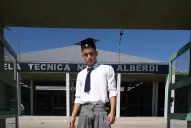 Pollerazo en Alberdi para apoyar al joven que fue a la colación con una pollera