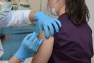 La vacuna rusa tiene tres fechas de entrega: ¿cómo se distribuirá?