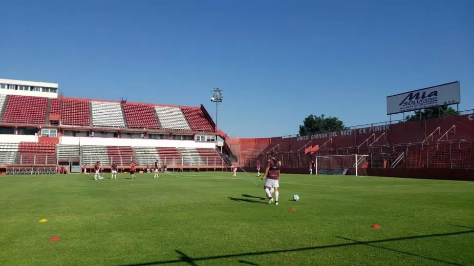 EL OBJETIVO ES RECUPERAR EL JUEGO OFENSIVO. El plantel “santo” se entrenó en el estadio pensando en el duelo de mañana. El equipo por ahora no está confirmado.