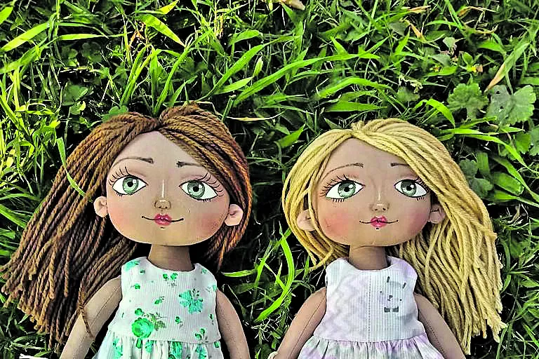 HECHAS CON AMOR. Las muñecas “Tesorito” se pueden personalizar. 