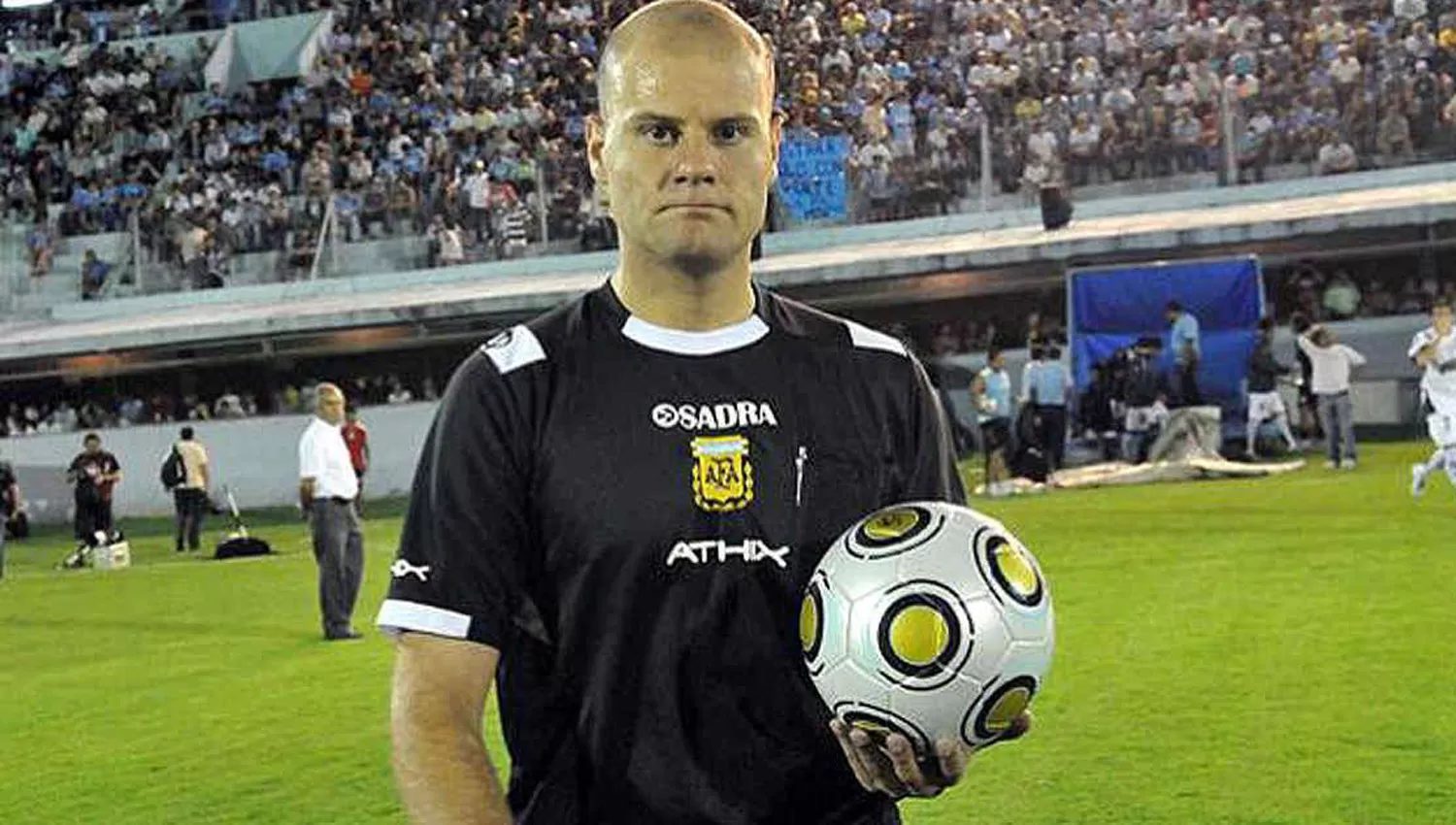 HOMBRE DE NEGRO. Mariano González regresará a La Ciudadela después de más de tres años. 