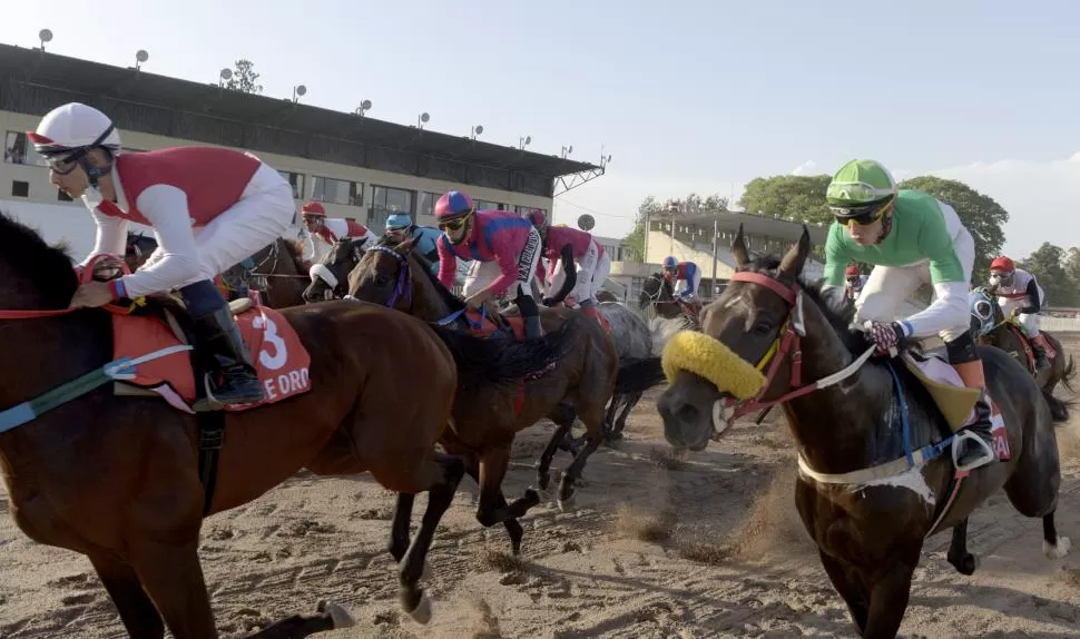 El turf tendrá un cierre a toda orquesta