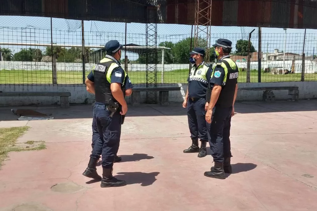 La policía en el club donde ocurrió la violación