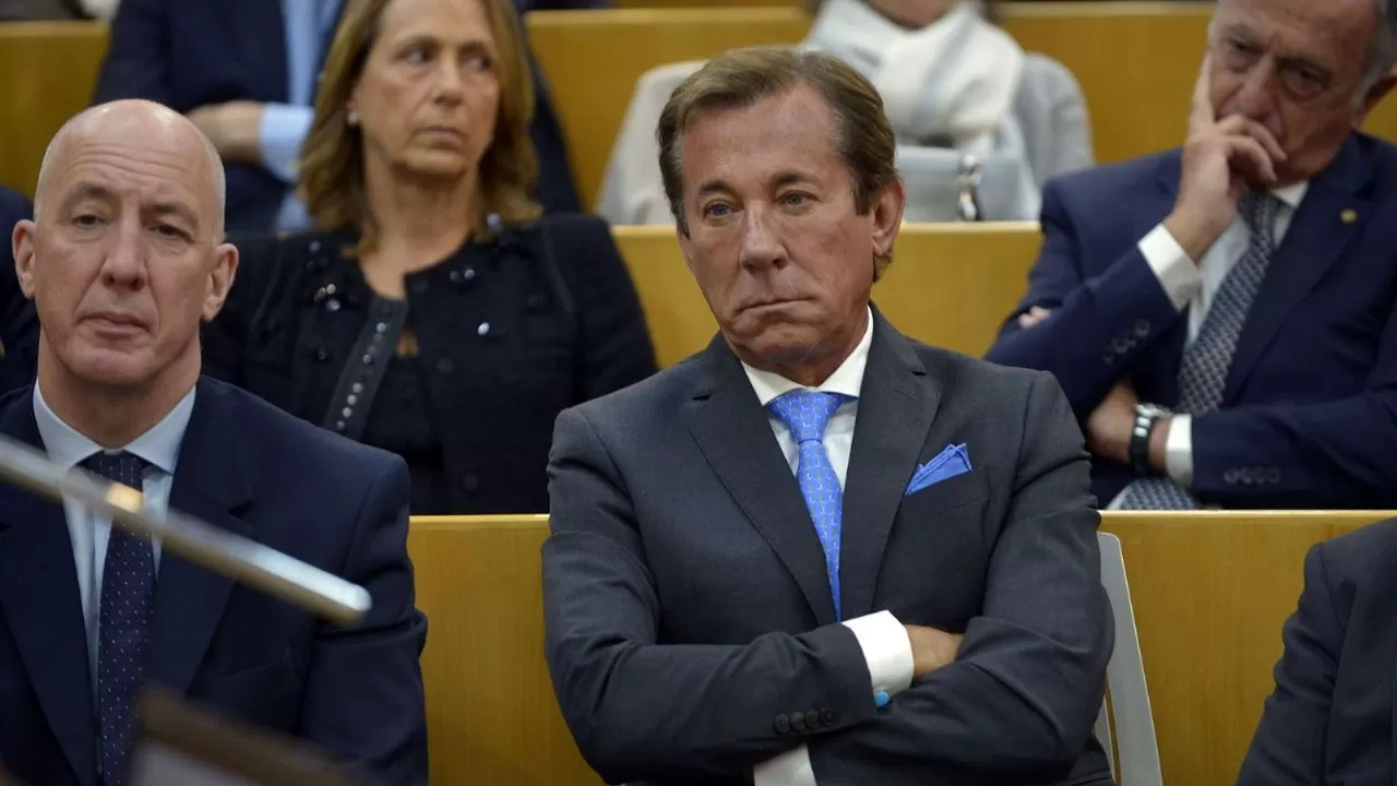 El embajador en Beijing dijo que nadie le comunicó que está despedido