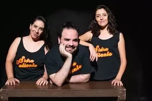 TRÍO EN ESCENA. Hynes, Díaz y González proponen reír con “Sidra caliente”. 