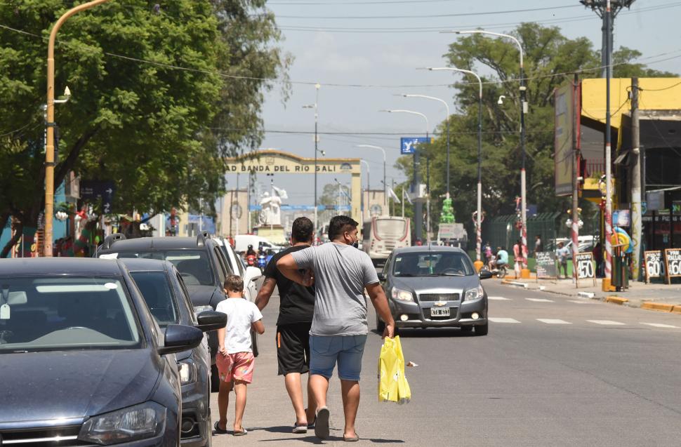 De compras, los vecinos atestaron las calles céntricas