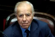 Menem sigue internado en estado delicado, pero con una leve mejoría