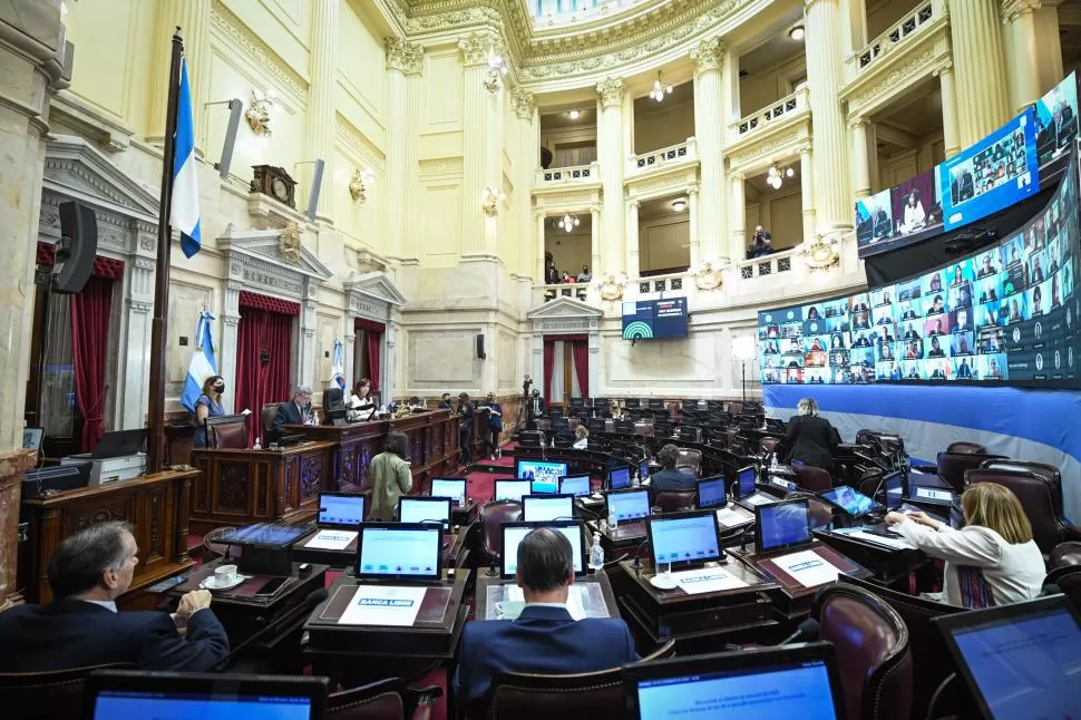 CUENTA REGRESIVA. El proyecto de IVE, que cuenta con media sanción de Diputados, se debatirá el martes en la Cámara de Senadores de la Nación. prensa senado