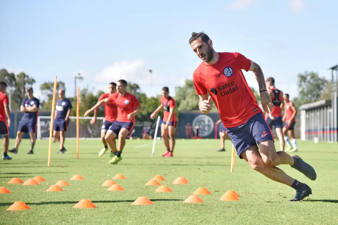 EN CONFLICTO. Piatti es uno de los referentes del equipo de Boedo. FOTO TOMADA DE TWITTER.COM/SANLORENZO