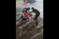 La tormenta arrastró a una cadete que se resguardaba en una vereda 