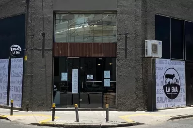 Gran inauguración de La Ema carnicería, productos de campo por excelencia en Barrio Sur