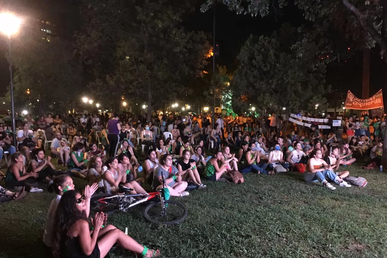 VIGILIA. Expectativa ante el debate en el Senado por la ley IVE.