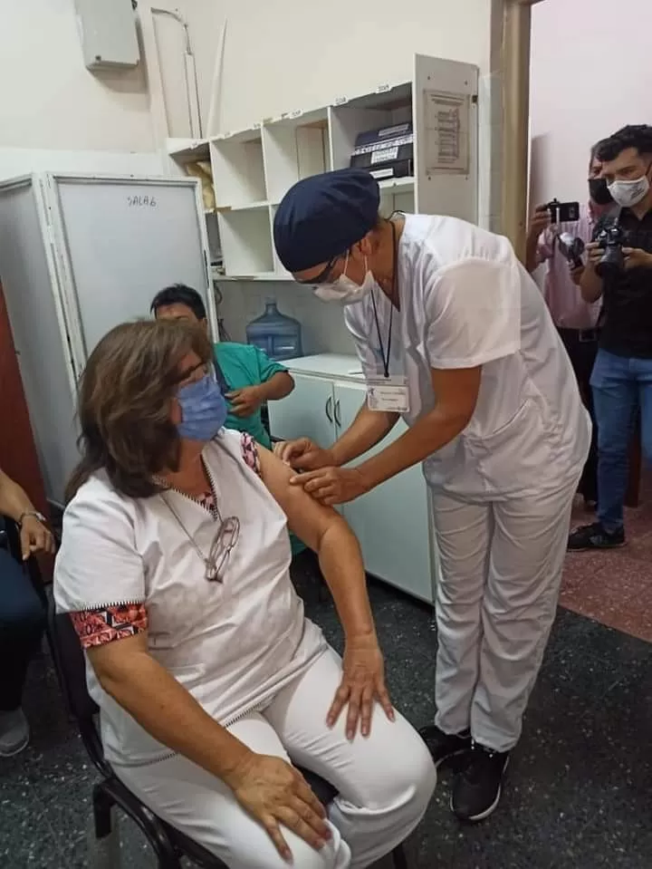 CONVENCIDA. Bueno instó a sus colegas a dejar las dudas de lado y a apoyar la campaña de vacunación. 