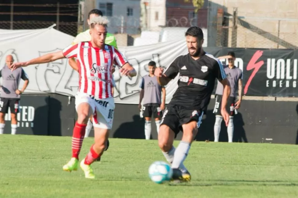 BUENOS RECUERDOS. La última vez que se vieron las caras, San Martín, enfrentó a Riestra en su estadio y lo derrotó por 1-0. Claudio Mosca (foto) jugó un gran partido. 