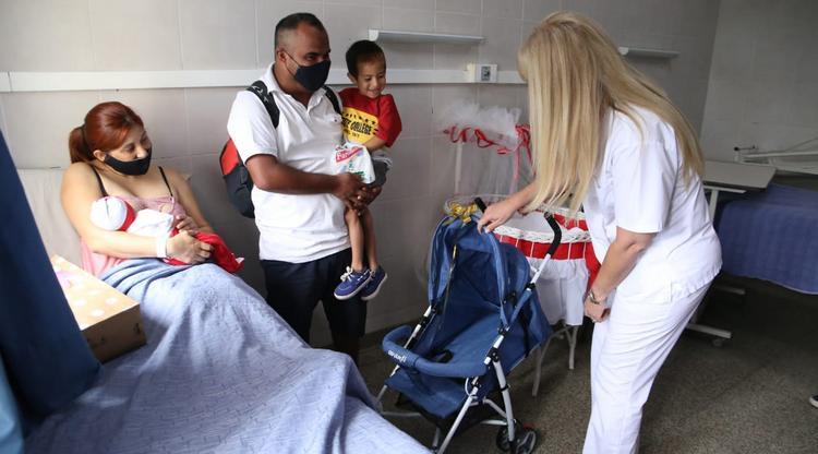 Diego Salvador, el primer bebé del año en Argentina, es tendencia en las redes sociales