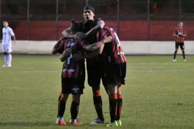 Defensores bajó al líder Rafaela, se acercó a la punta y sueña con el ascenso