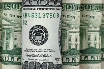 El dólar blue volvió a bajar y terminó la semana en $ 147