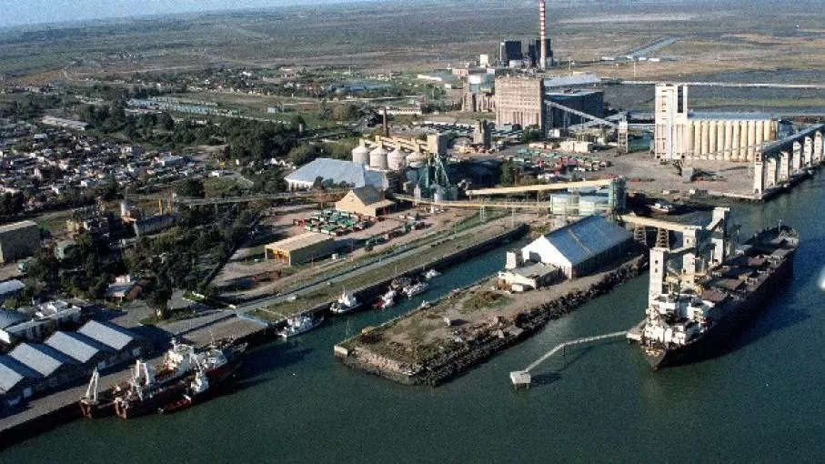 EMBARQUE AUSTRAL. El puerto de Bahía Blanca es uno de los que se afectado por la huelga que realiza Urgara. ARCHIVO 