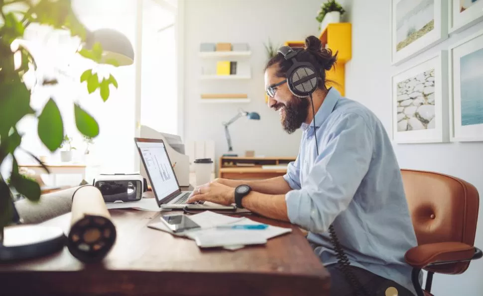 NUEVO MUNDO DEL TRABAJO. El distanciamiento, la flexibilidad y los vínculos virtuales marcarán el rumbo.