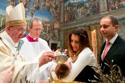 Por la pandemia, el Papa no realizará su tradicional bautismo a niños en la Capilla Sixtina