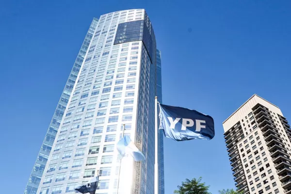 YPF puso a la venta una emblemática torre construida por el tucumano César Pelli