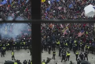 Una mujer recibió un disparo dentro del Capitolio durante los disturbios de seguidores de Trump