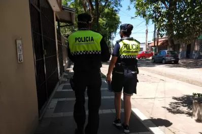 Amenazó a un taxista con una punta y le quitó el celular y la recaudación