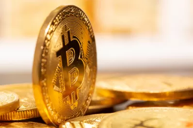 Qué dicen los especialista sobre el Bitcoin, que llegó a otro récord histórico