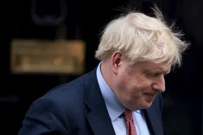 En Reino Unido, Boris Johnson defiende ante el parlamento su permanencia en el poder