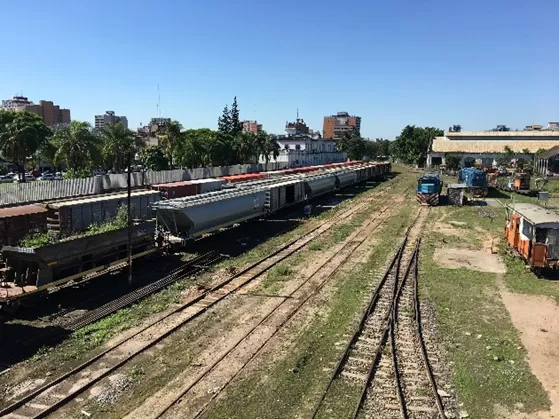 VAGONES Y LOCOMOTORAS. Traídas por el macrismo, según Ascárate. 