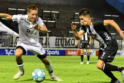 Por los casos de covid, Estudiantes de Caseros podría perderse el ascenso a Primera