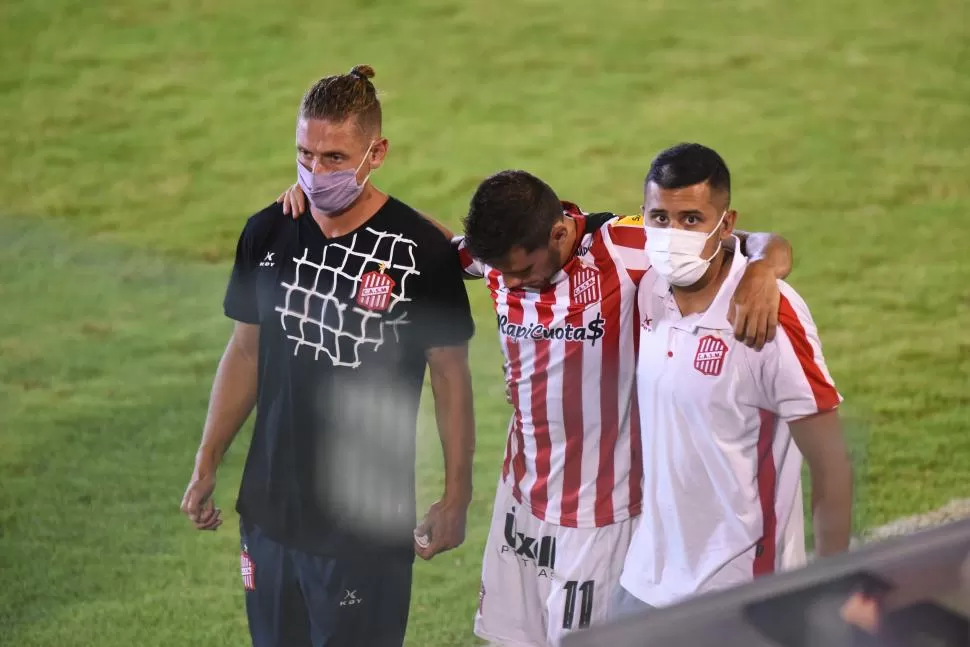 EL CASO MÁS COMPLICADO. Imbert sufrió una lesión parcial en el ligamento colateral de su rodilla derecha. Si bien su recuperación marcha bien, los médicos evaluarán su situación día tras día.